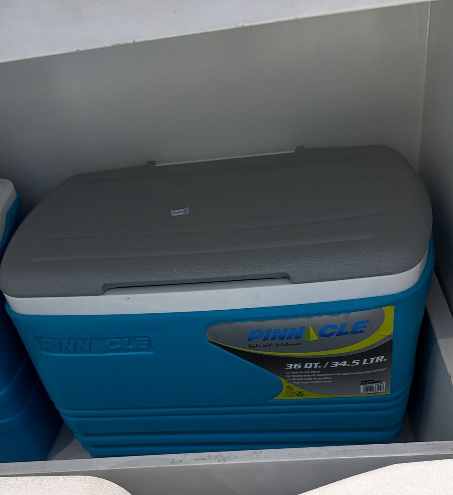 34.5L Pinnacle Insulated Food and Beverage Storage Cooler Box TPX6009
