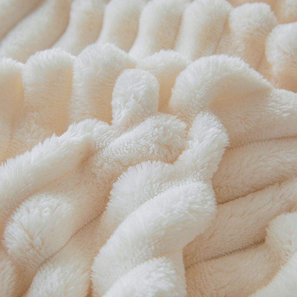Fluffy Coral Velvet Blanket – 200×230cm