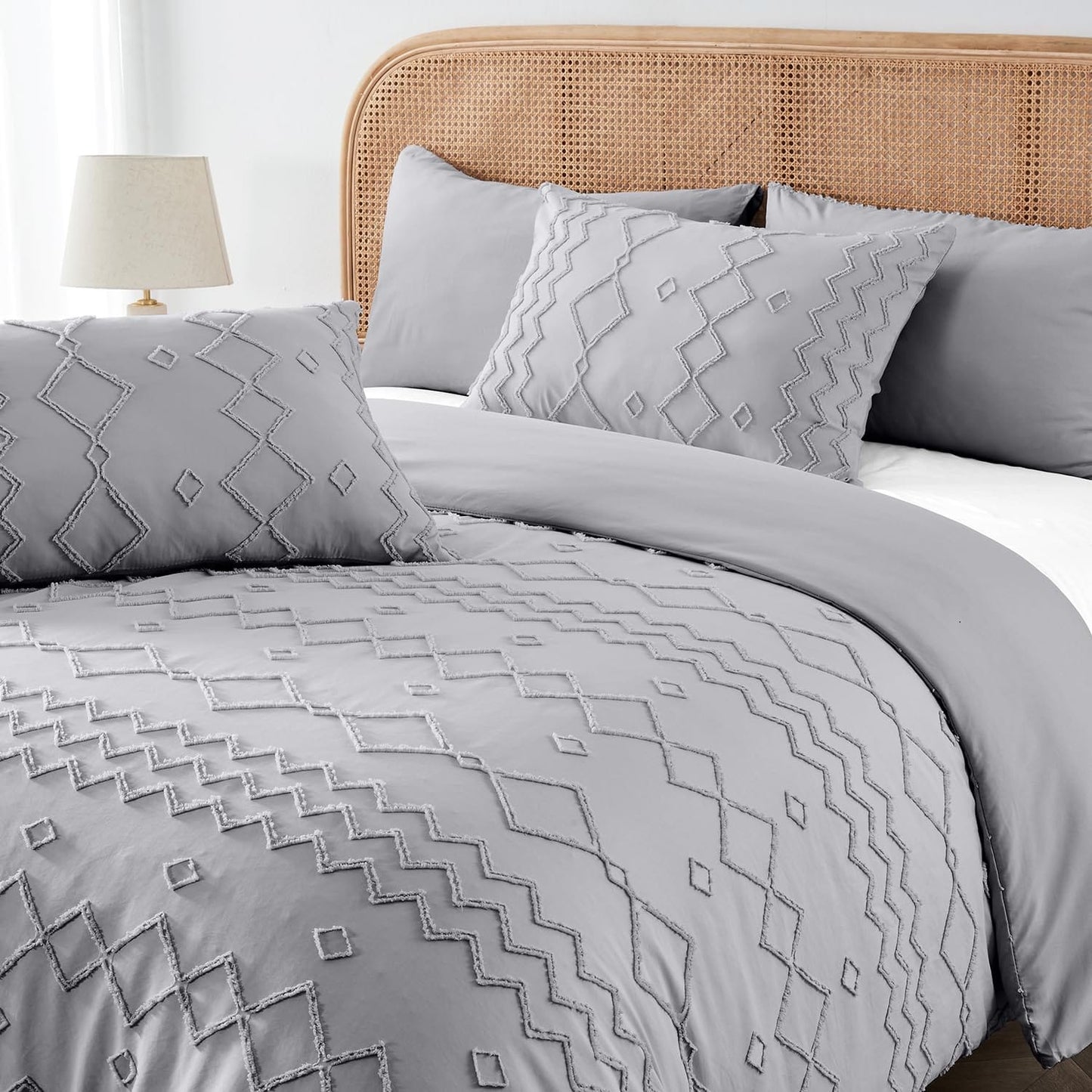 Tufted duvet cover set 6x7 with bedsheet and four pillowcases, textured elegant bedding set.