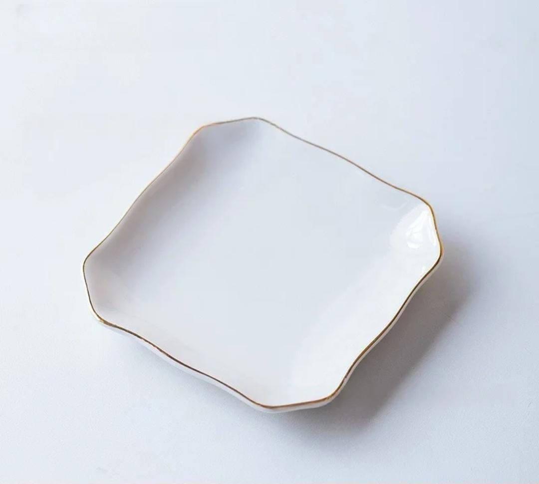 Set of 6 unique aesthetic dining plates
