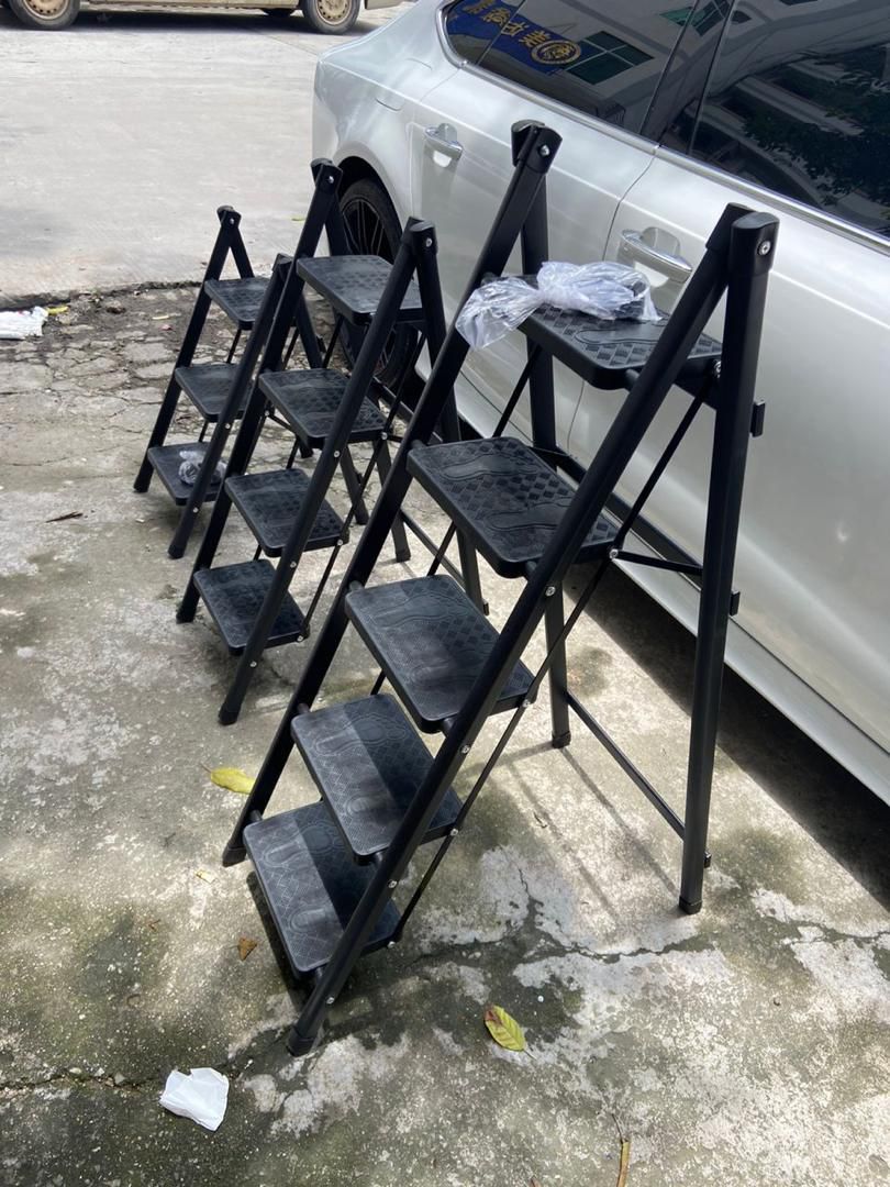 Black Ladder