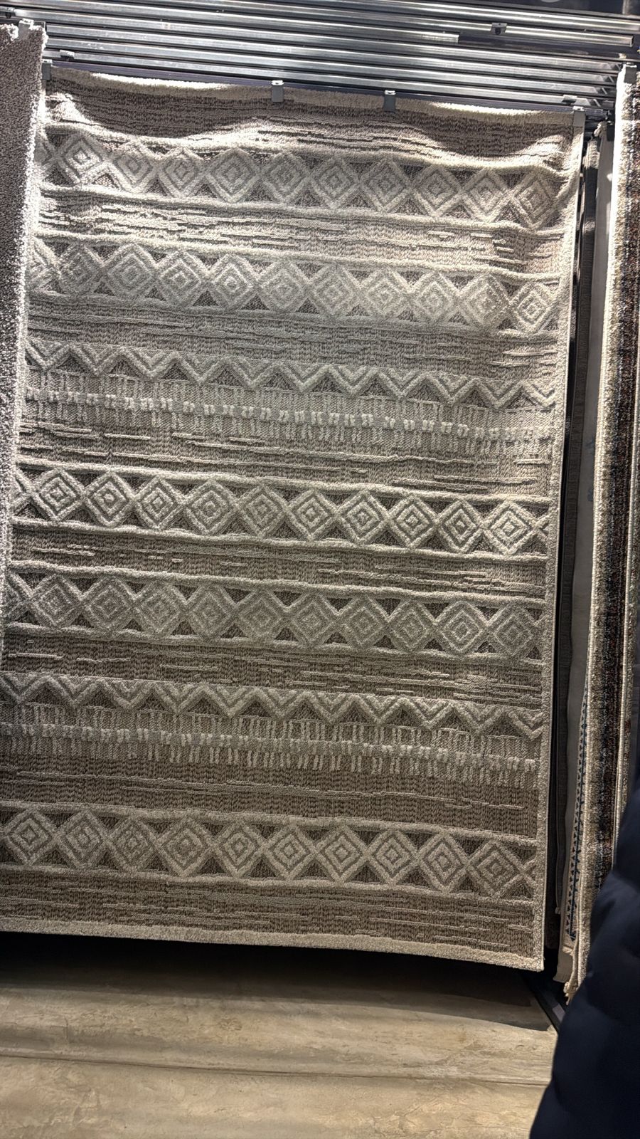 Oriental Weavers: Makao Geometric Pattern Carpet Rug; Beige 200 × 290 cm – KBORIE165