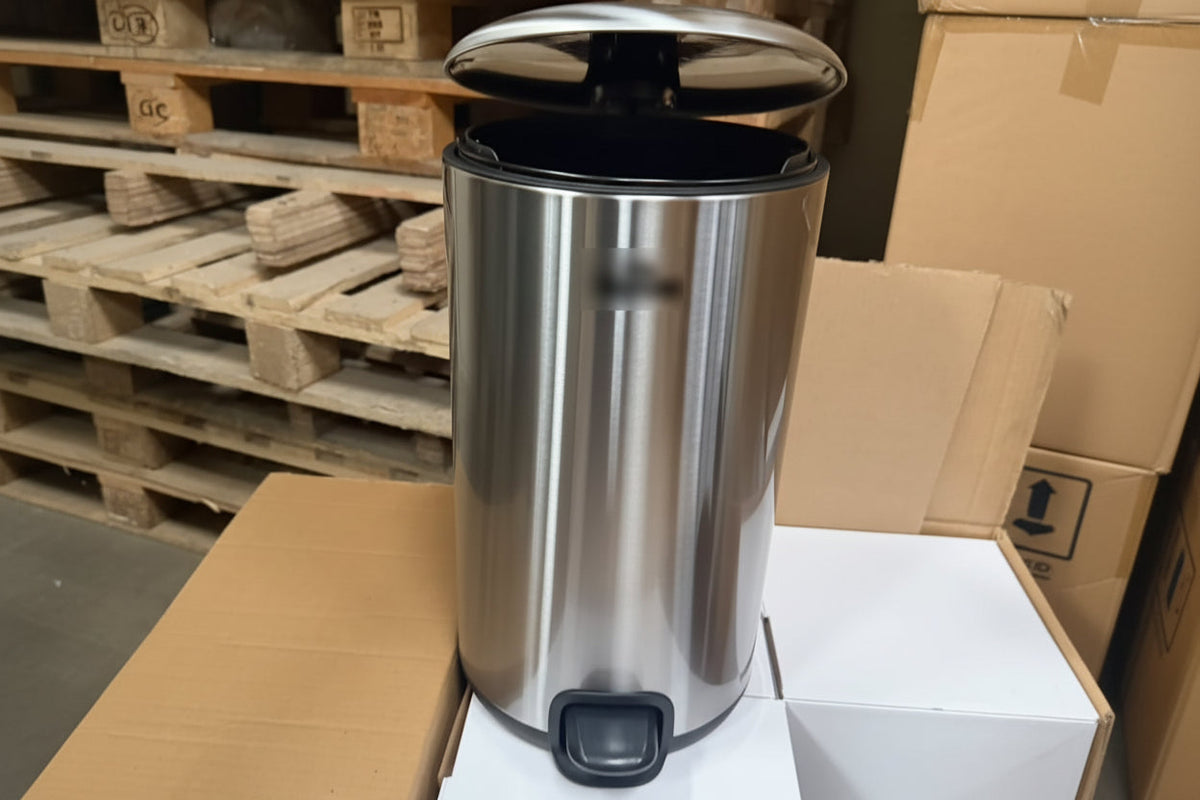 SS 12L Round Silver Pedal Dustbin – 242mm x 242mm x 441mm