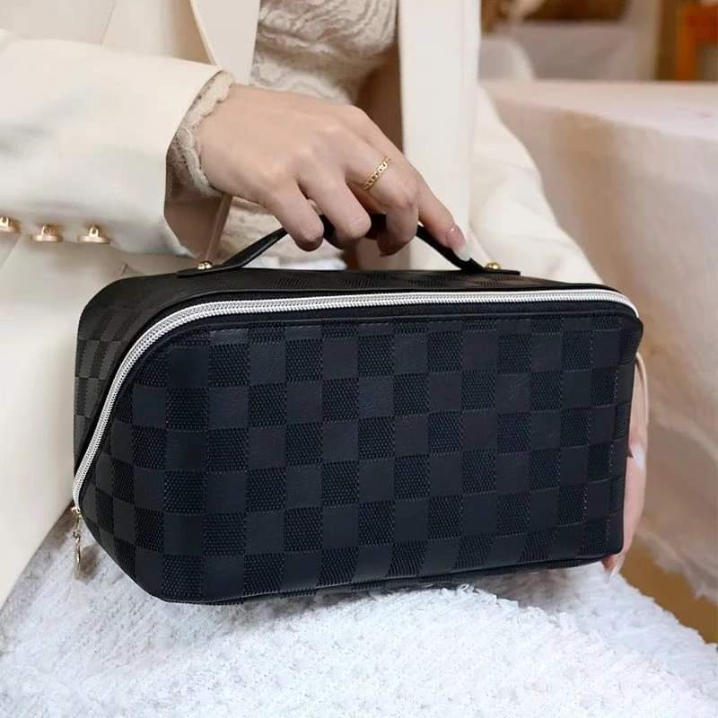 Cosmetics storage bag