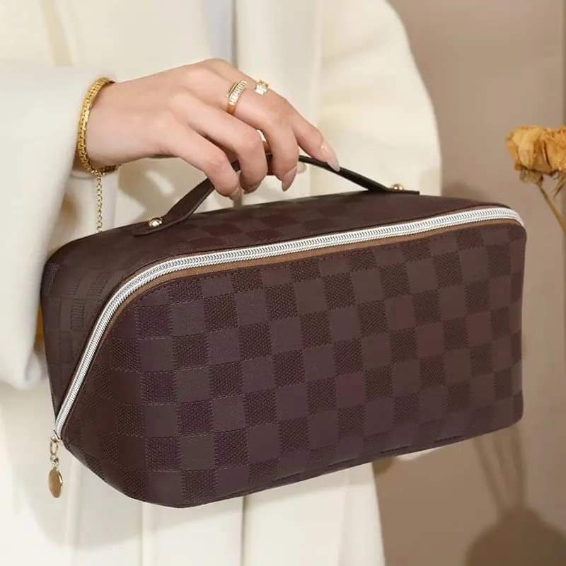 Cosmetics storage bag