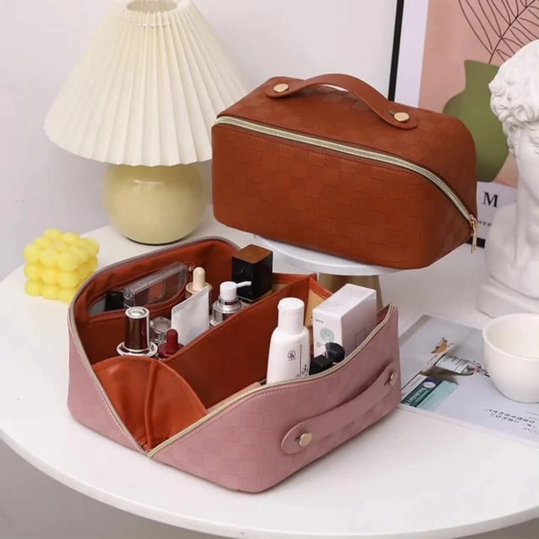 Luxury checkered makeup organizer bag with multi compartments for cosmetics and travel storage