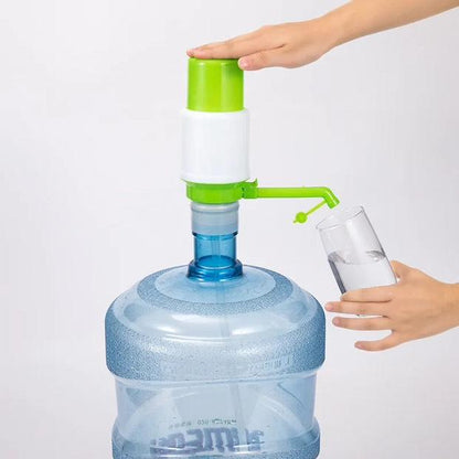 Manual water pump