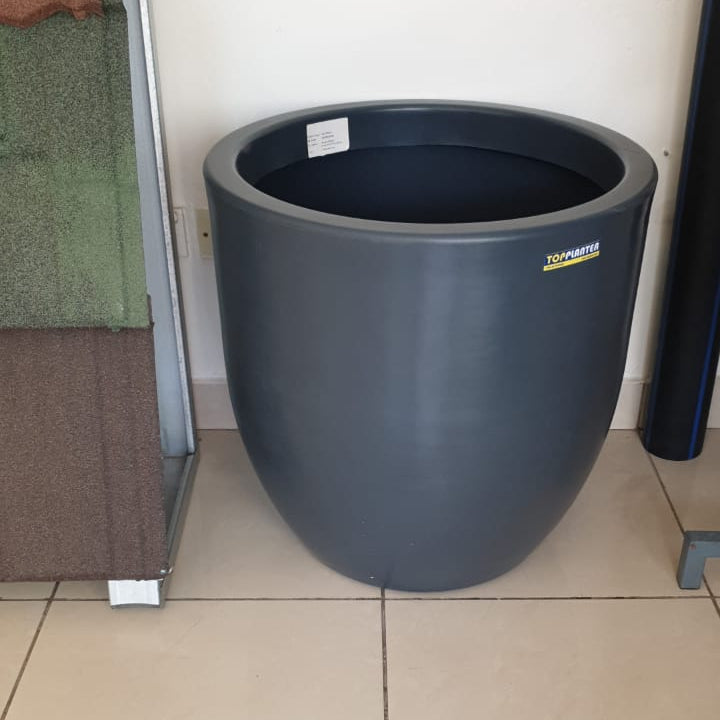 Round Planter with Smooth Finish