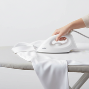 Dawood Lifestyle & Gadgets ke Sanford 1200W dry iron with non-stick coated soleplate SF23DI
