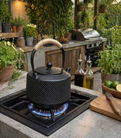2.5L cast iron teapot set with strainer net filter, durable tea kettle for hot tea serving. 🍵