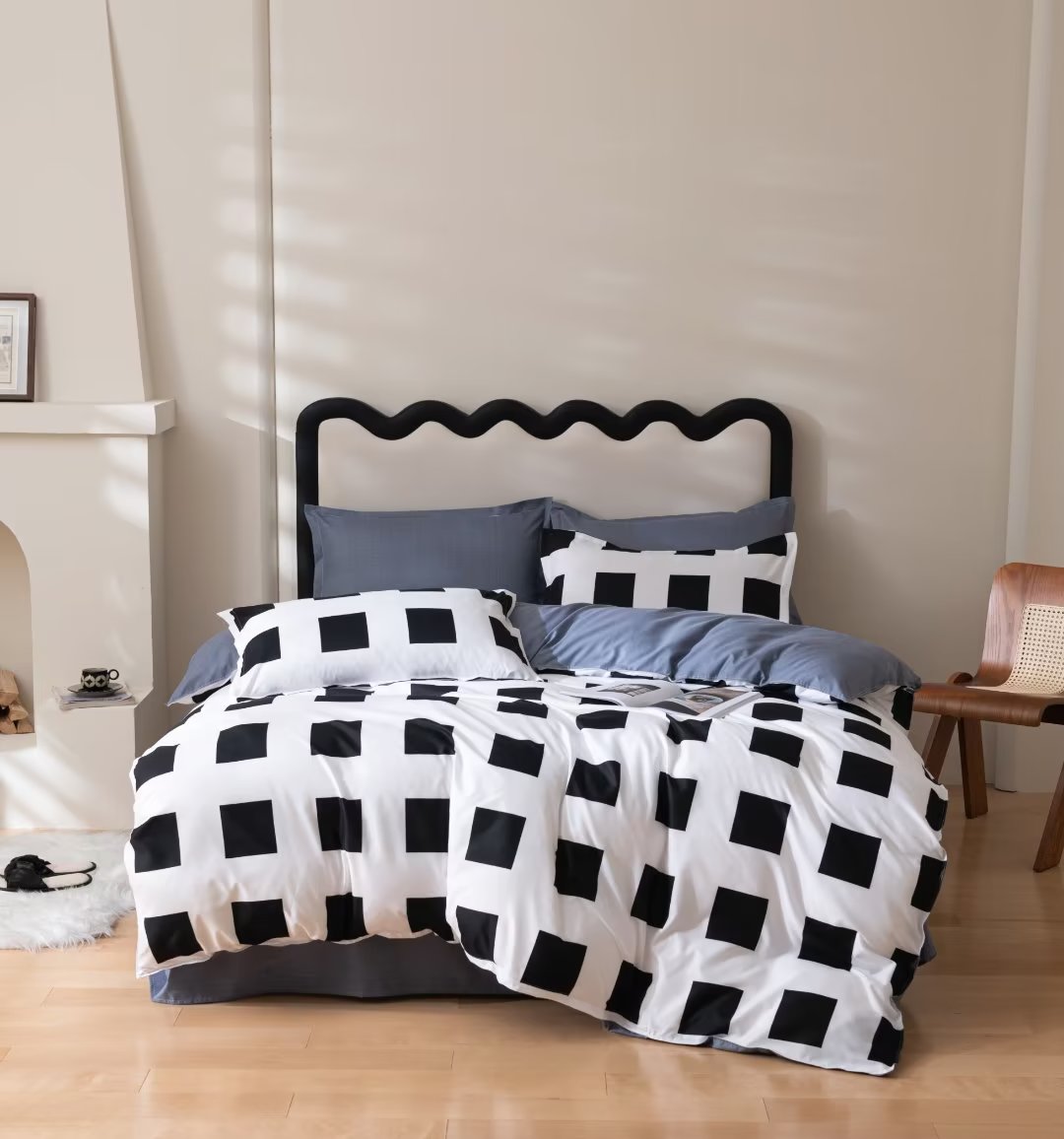 Cotton Microfibre Duvet Cover Set with 1 Bedsheet and 4 Pillowcases