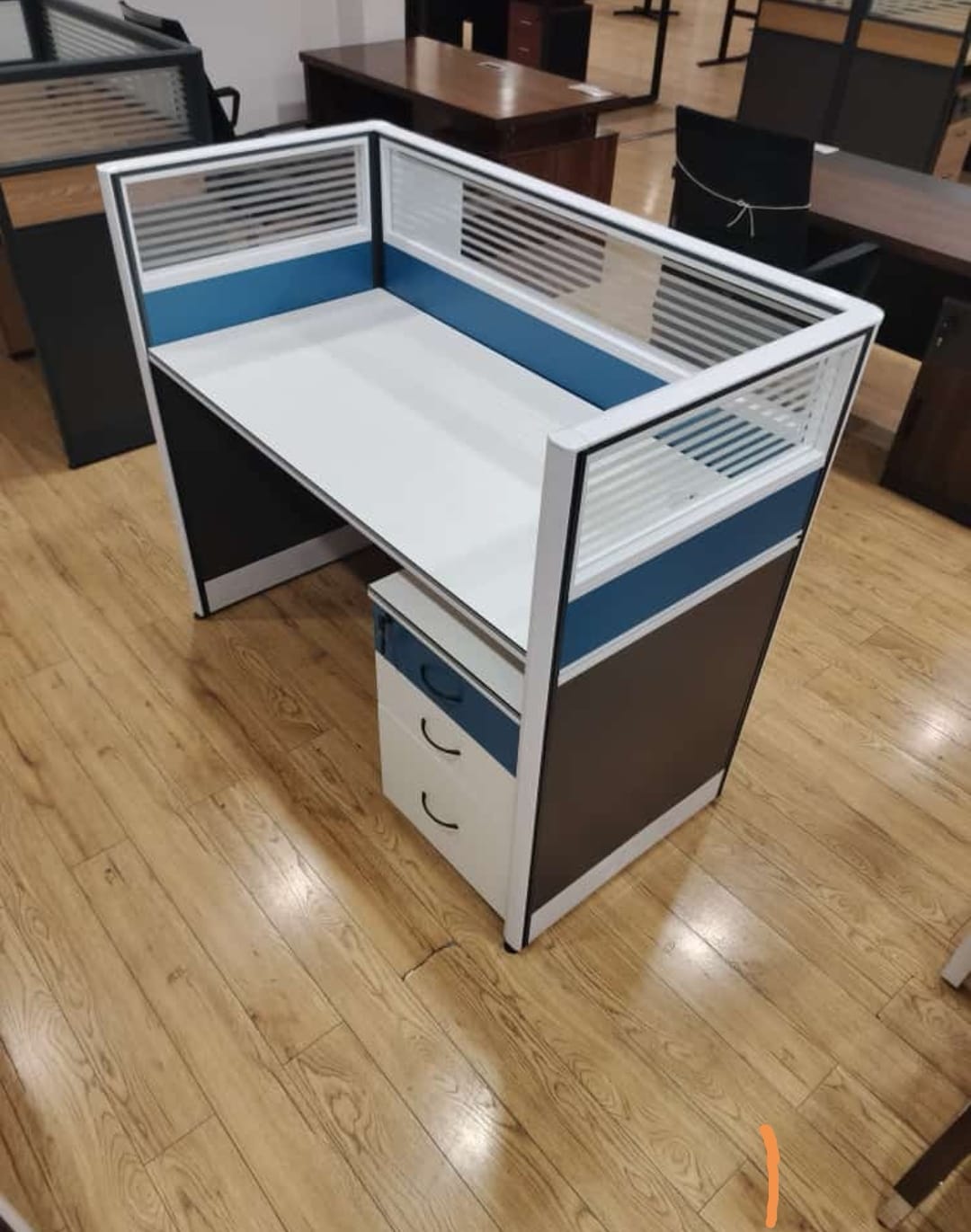 1-Way Work Station