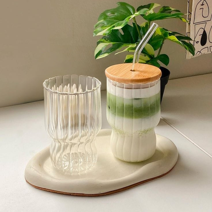450ml Vertical borosilicate glass sippy cup with bamboo lid and straw.