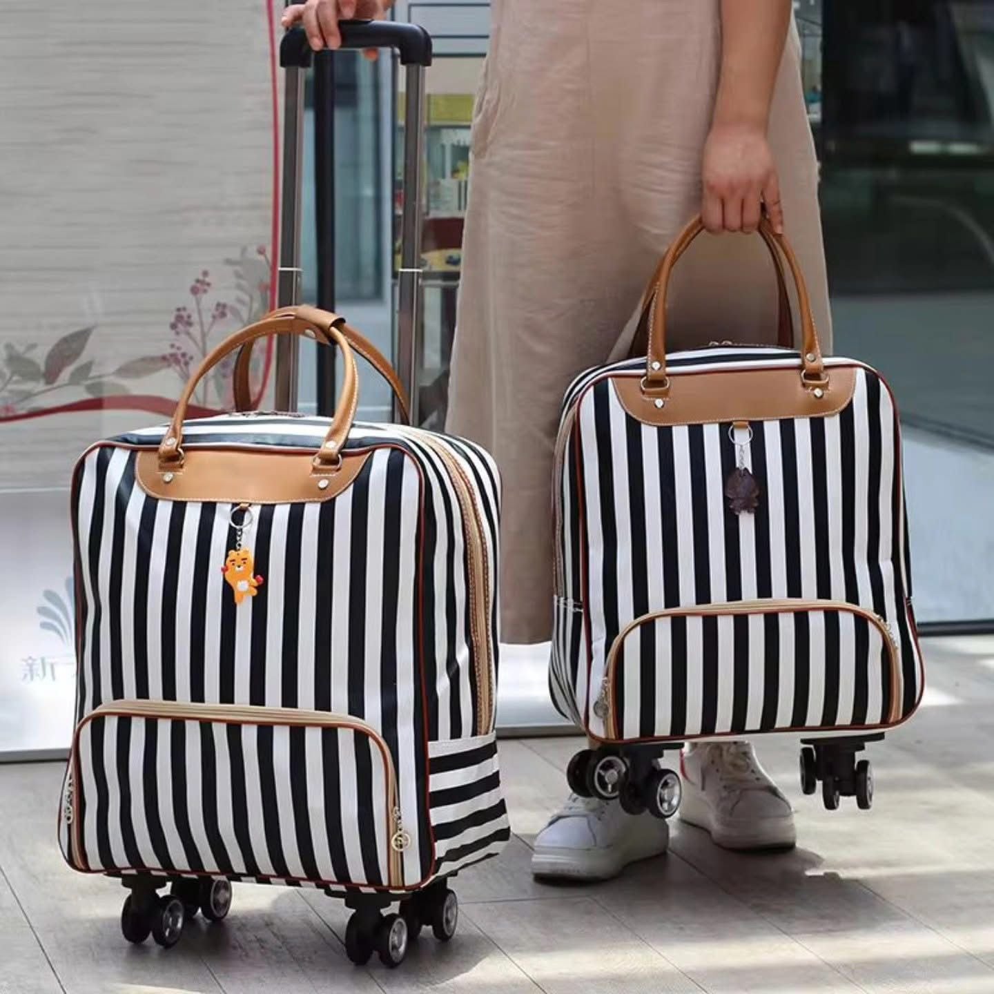 High-quality trolley travel bag with waterproof Oxford cloth and four universal wheels for smooth travel