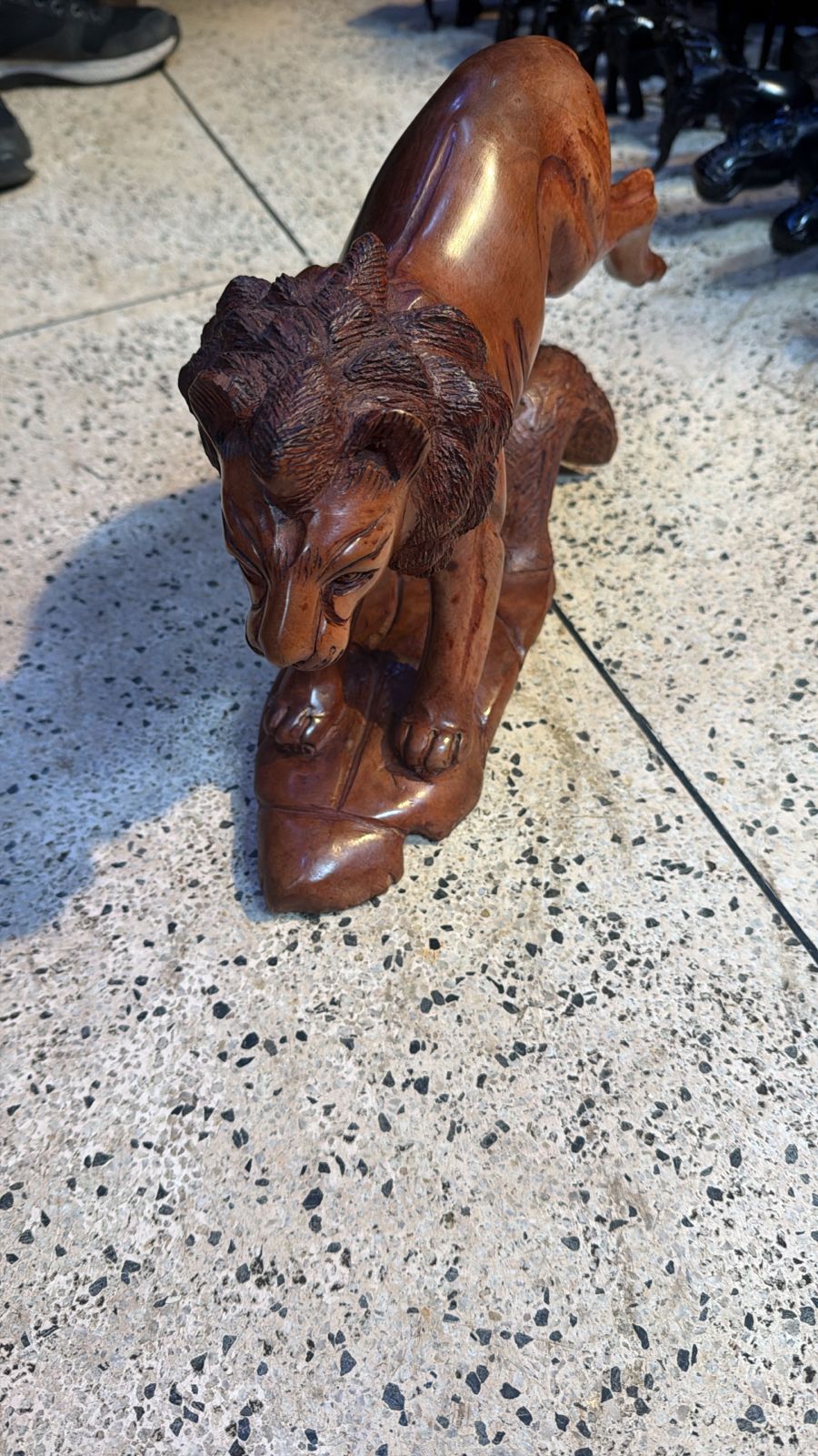 Lion Statue Décor (35 × 24 cm)