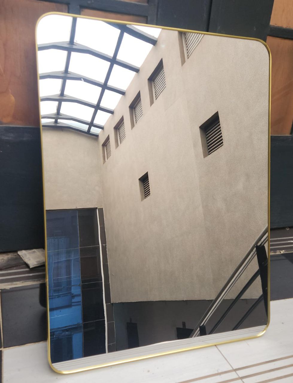 Unbreakable rectangular wall mirror 60cm x 80cm.