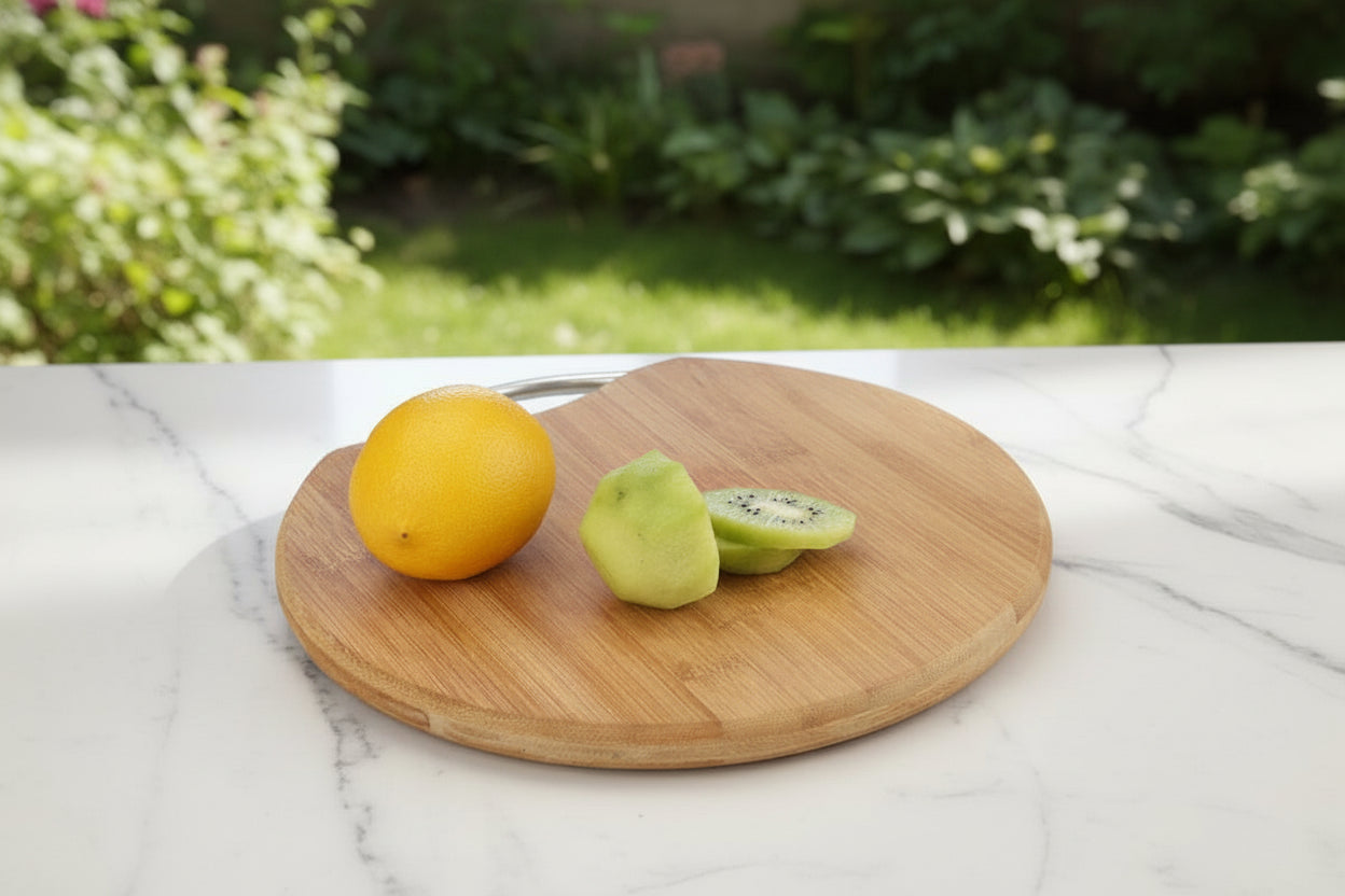 Round chopping board for kitchen food preparation