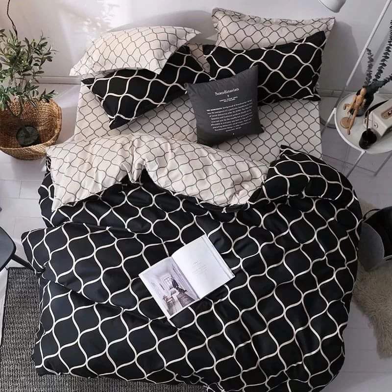 Cotton Microfibre Duvet Cover Set with 1 Bedsheet and 4 Pillowcases