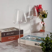 Two slanted crystal wine glasses with 350 ml capacity