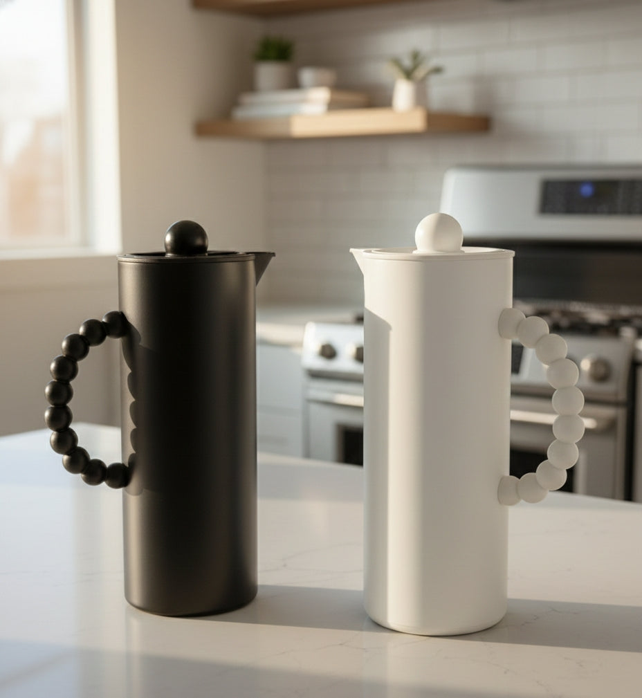 Nordic insulated thermos flask in black and white with one liter capacity