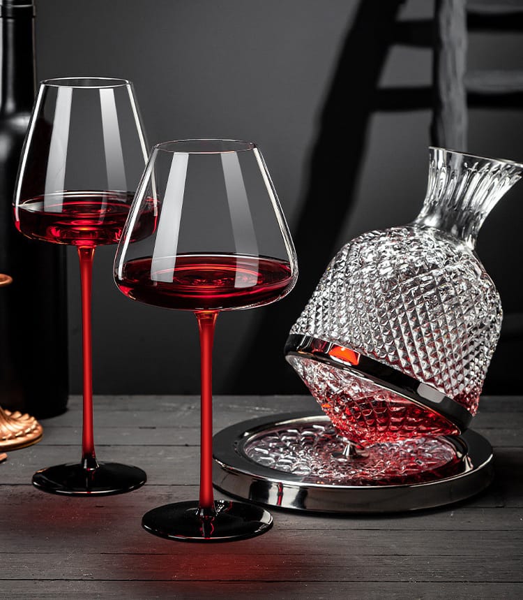 1.5L 360-degree rotating wine decanter with spill-proof slanted top