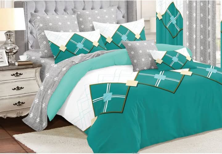 6×6 duvet cover set with fitted bedsheet, four pillowcases, and matching curtains