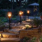 6-piece LED solar flame lamps, waterproof outdoor garden lights with realistic flickering effect. 🔥🌿✨