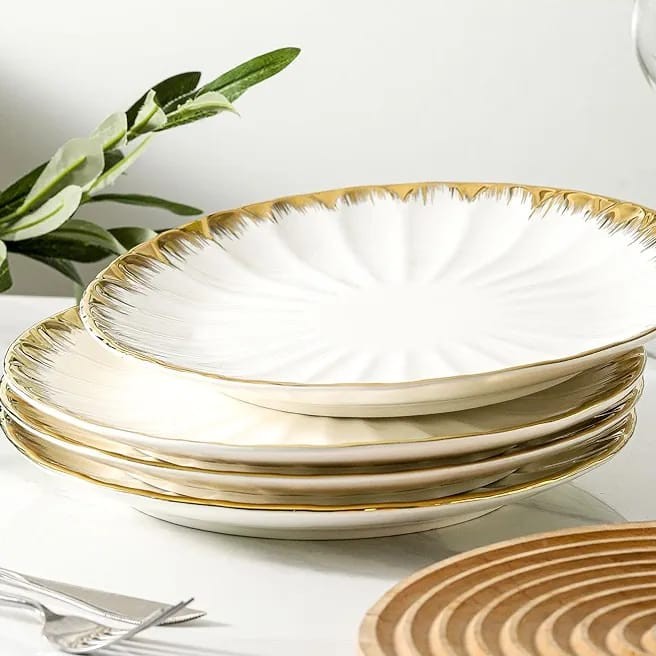 Ceramic Shell Dinner Plate with Gold Details 10 Inch