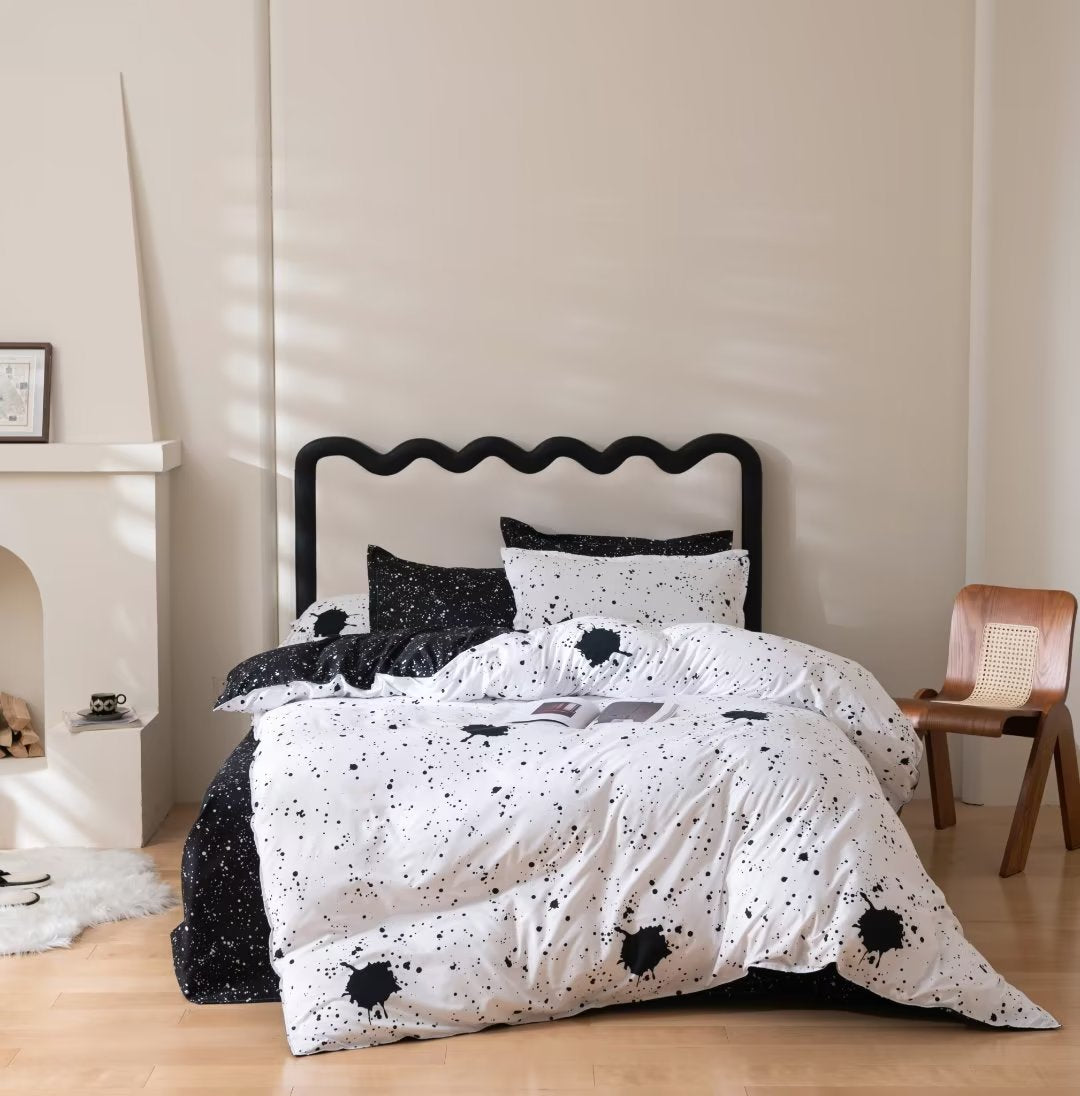 Cotton Microfibre Duvet Cover Set with 1 Bedsheet and 4 Pillowcases