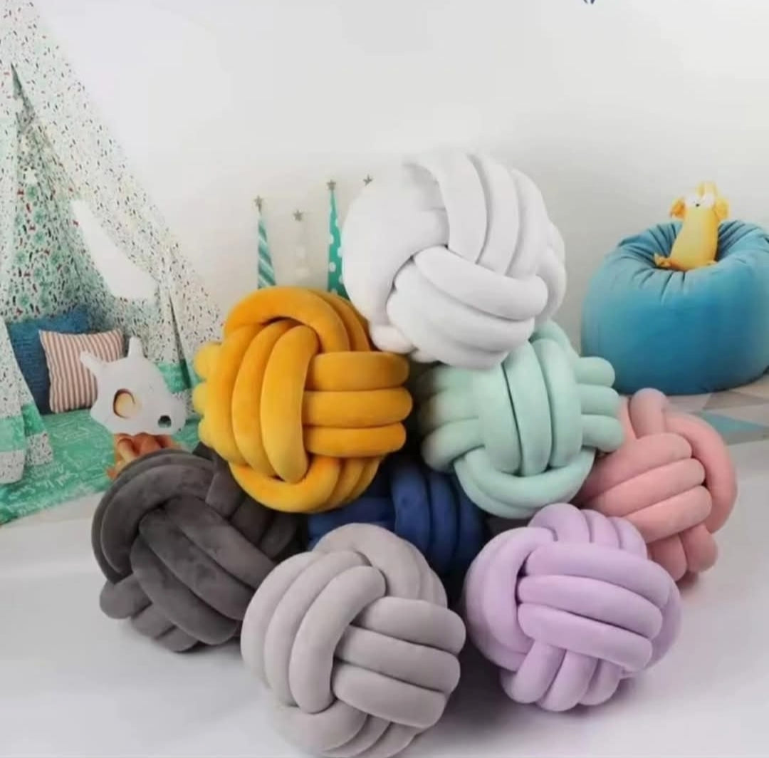 Knot pillow Round Ball