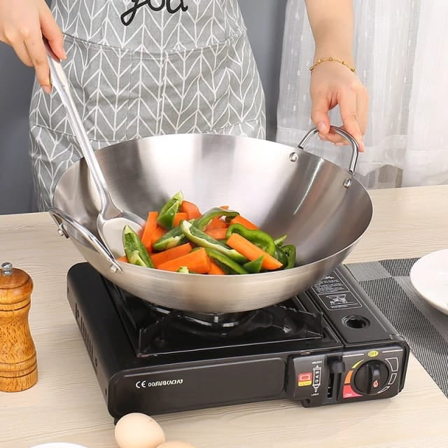 34 cm Heavy gauge aluminum wok frying pan with dual side handles
