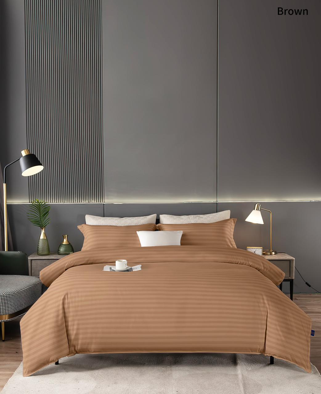 6-piece pure cotton striped duvet cover set with fitted bedsheet and 4 pillowcases, soft and stylish bedding.