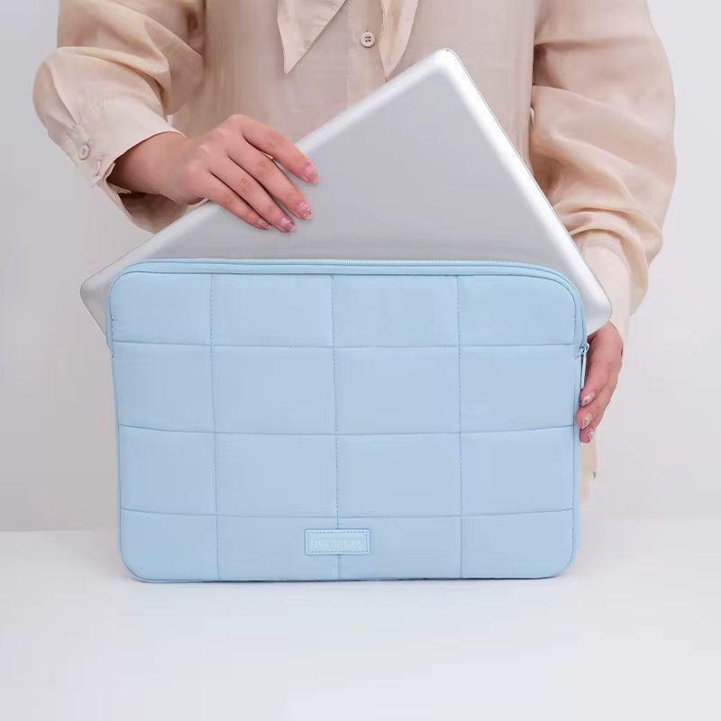 15.6 Inch Shock Proof Quilted Laptop Sleeve Bag
