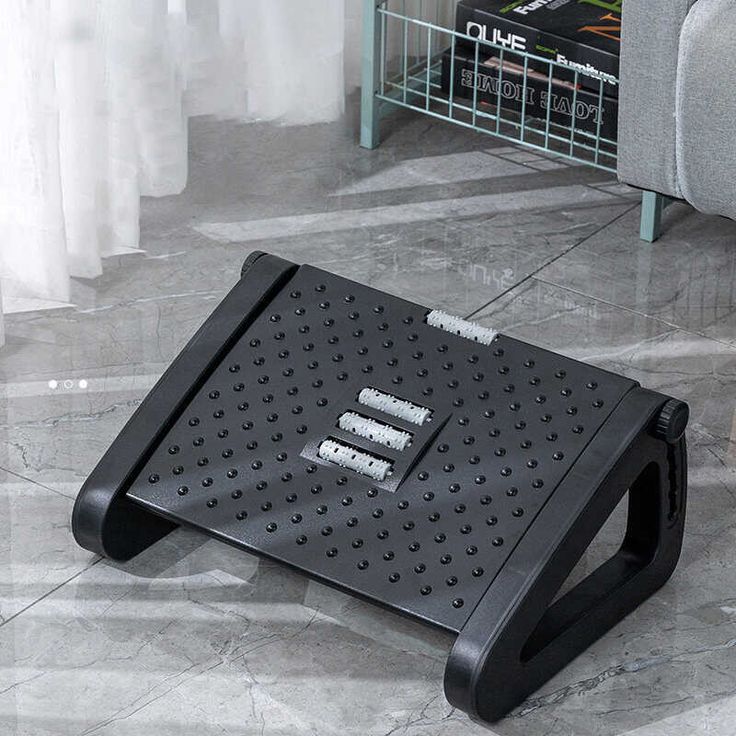 Portable push up board fitness system with color-coded workout positions, handles, and resistance bands for home exercise