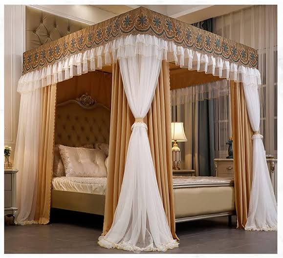Canopy Bed Frame with Bed Curtain