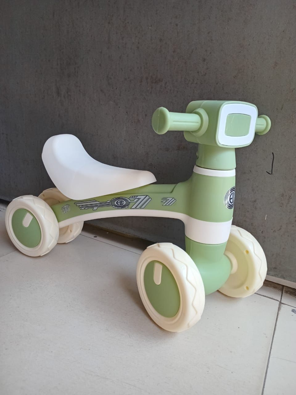 4-Wheels Balance Bike