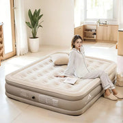 Inflatable queen size airbed mattress with built-in electric pump and pillows, 200 by 150 by 40 cm, suitable for home or travel. 🛏️✨