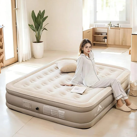 Inflatable queen size airbed mattress with built-in electric pump and pillows, 200 by 150 by 40 cm, suitable for home or travel. 🛏️✨