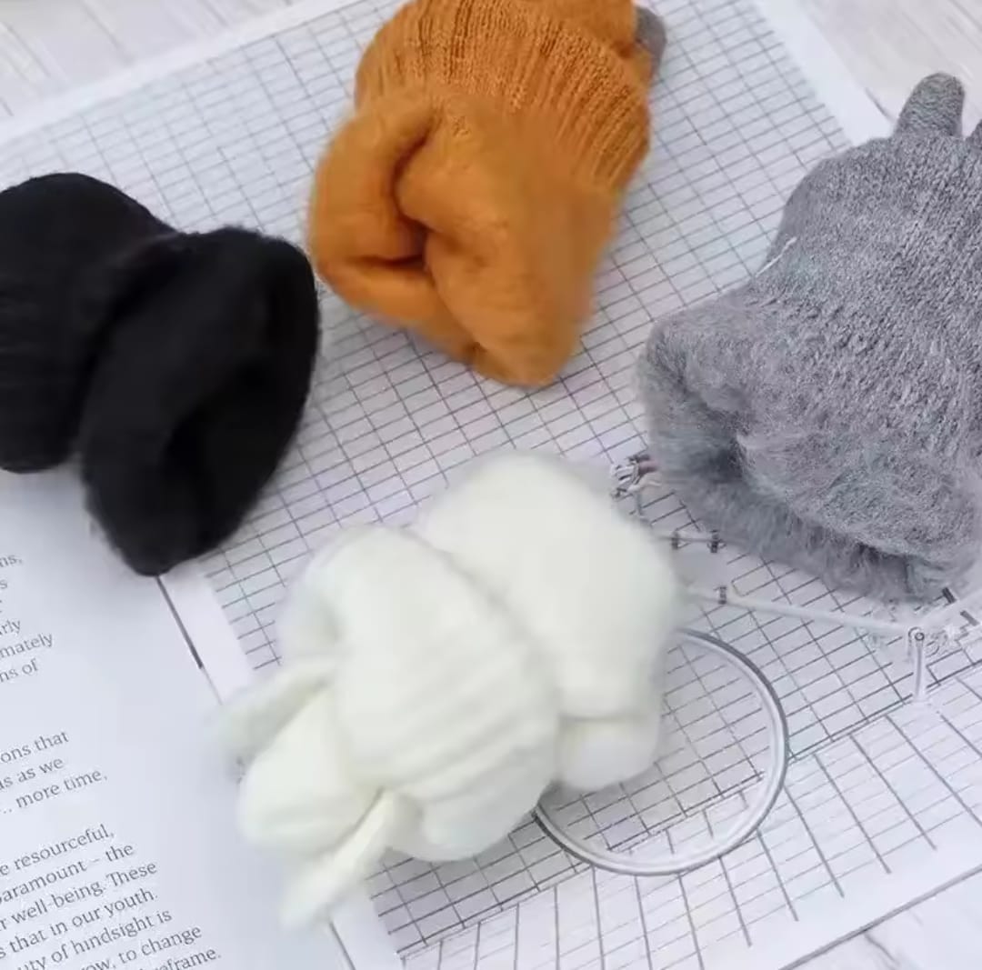 Winter touchscreen gloves