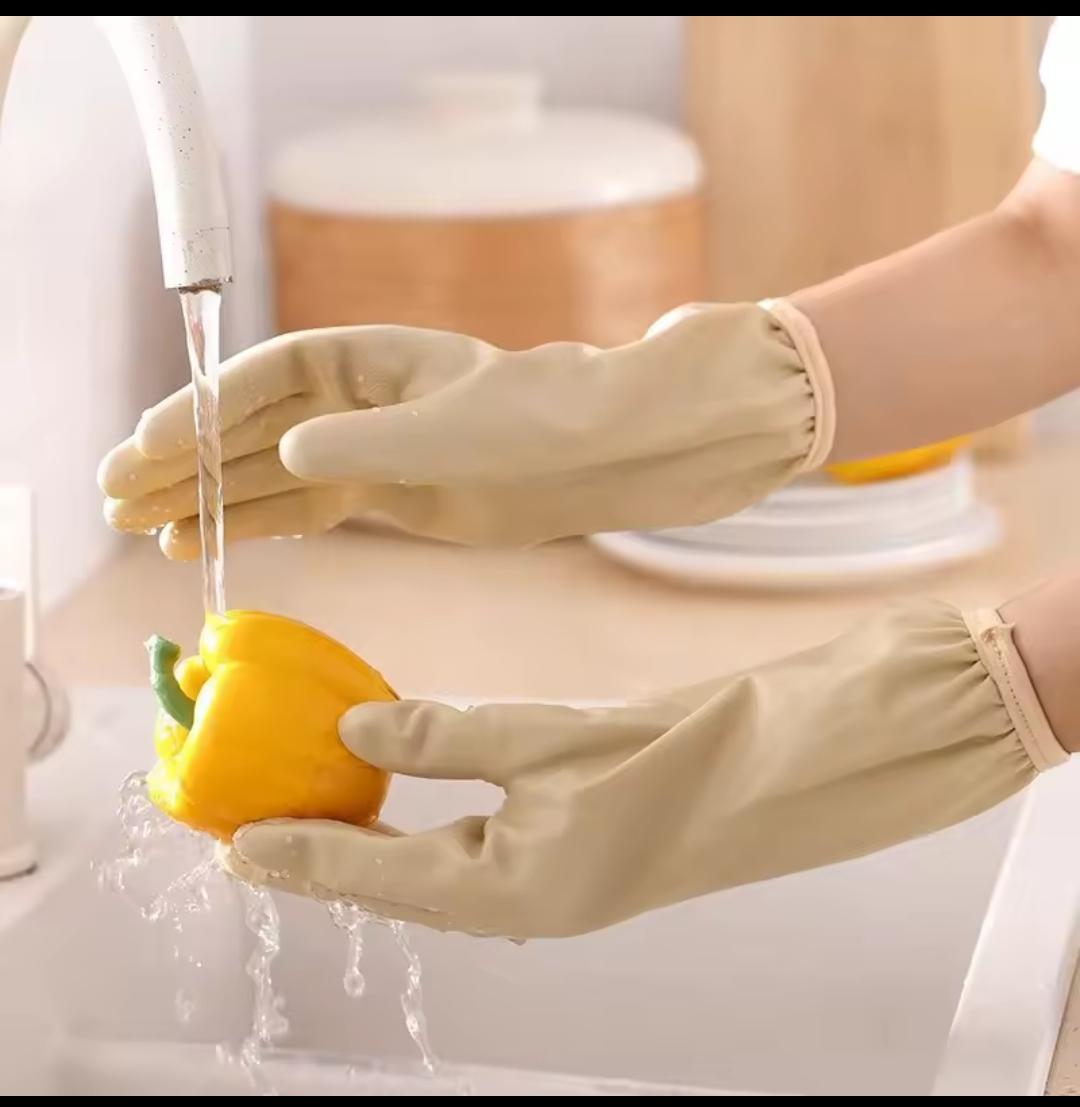 Pair of Thickened Latex Cleaning Gloves