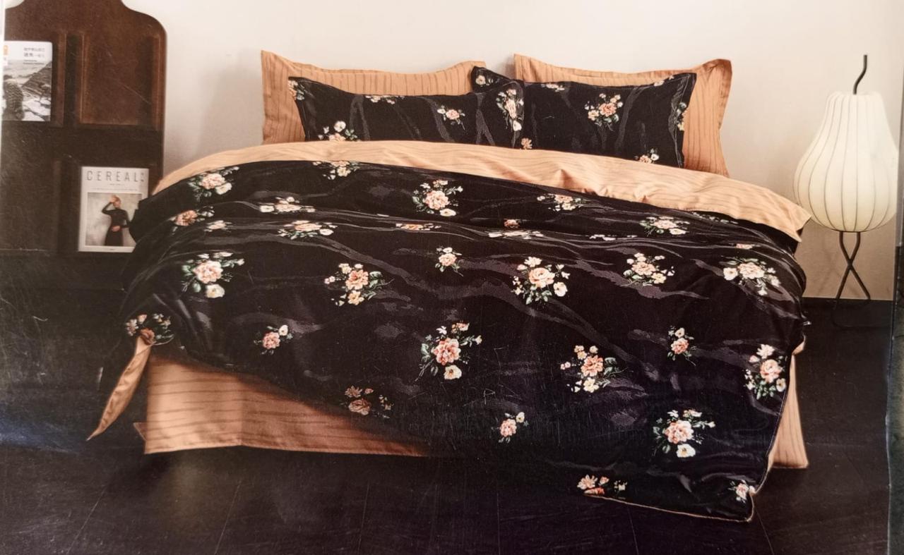 Heavy cotton binded duvet set 7x7 with bedsheet and two pillowcases for comfortable bedding