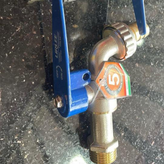 Garden / Machine Tap with Blue Lever