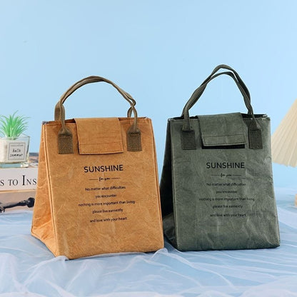 Thermal insulated lunch bag in green and grey for carrying meals and snacks on the go