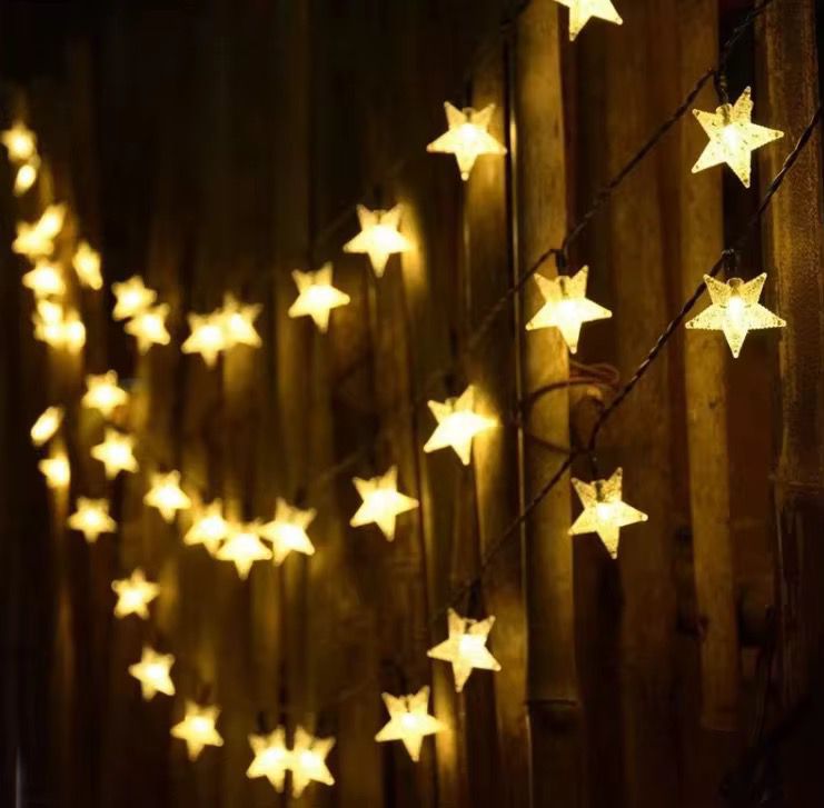 Solar Powered Outdoor Star Lights – Christmas Theme