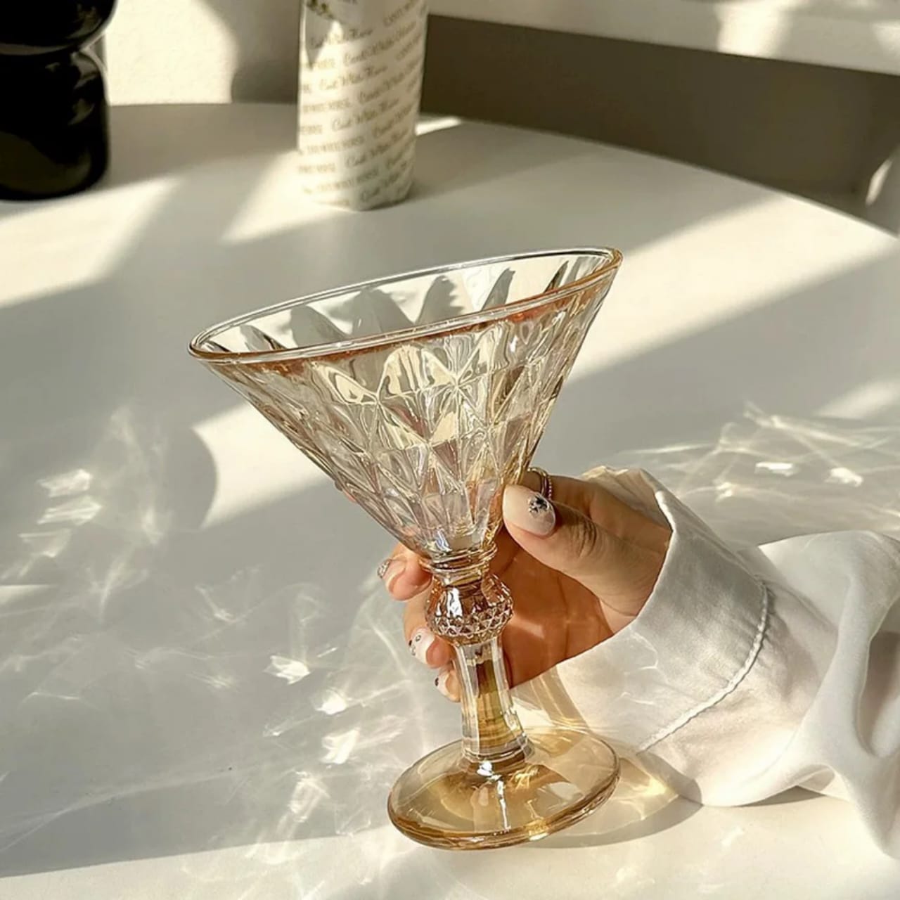 Set of 6 crystal martini glasses with 240ml capacity for cocktails and entertaining