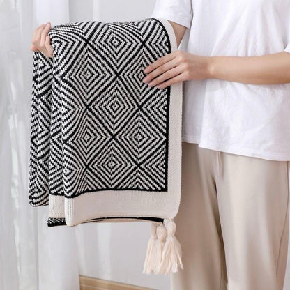 Bohemian knitted throw blanket with tassels, cozy decorative home blanket for sofa and bedroom use