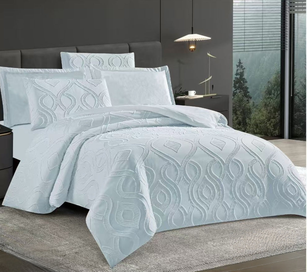 6-piece Tufted cotton duvet cover set for 6x6 bed with fitted sheet and four pillowcases.