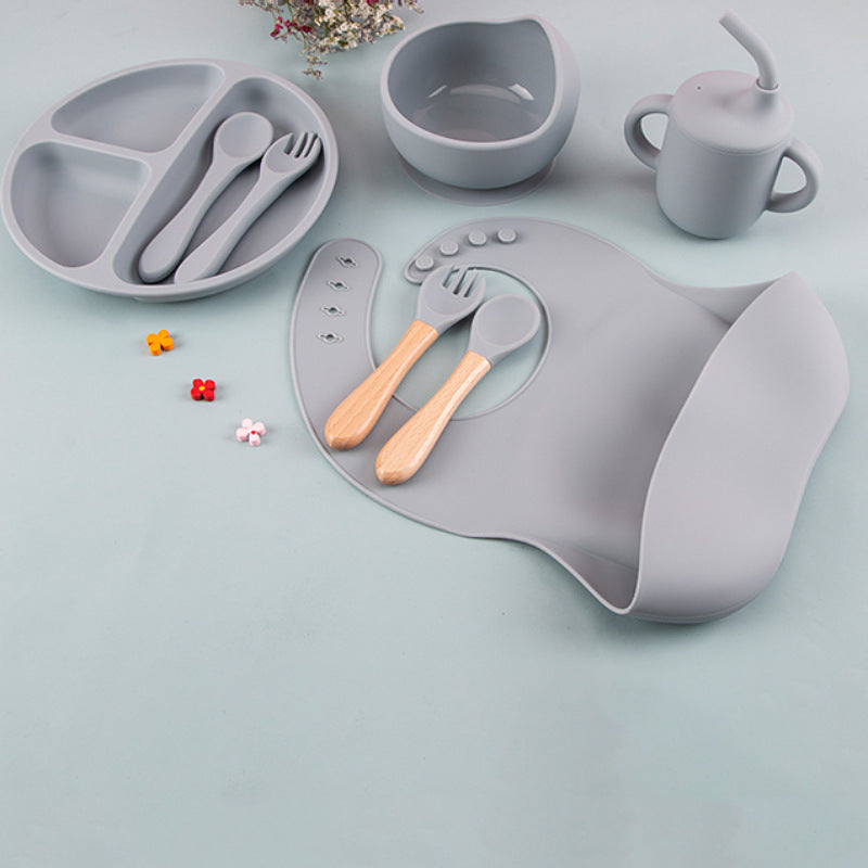 Eco-friendly silicone baby feeding set, BPA-free, soft, and durable for safe and stress-free infant mealtime. 
