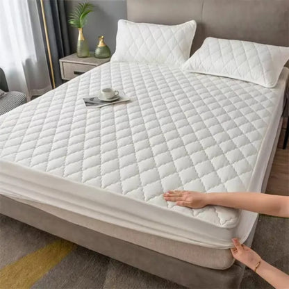 Premium waterproof mattress protector with soft hotel-quality fabric and deep-pocket elastic fit for mattress protection