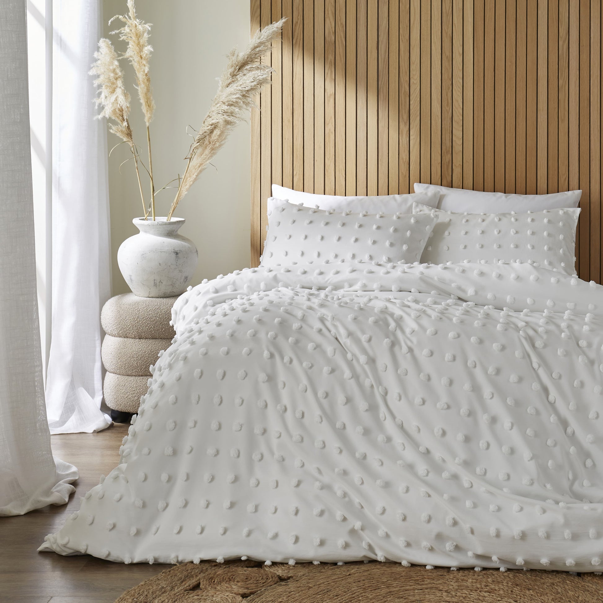 Tufted 6×7 ft duvet cover set with bedsheet and four pillowcases for stylish and comfortable bedroom décor